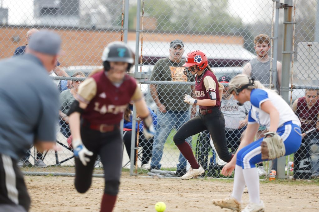 Jordan scores on a Jernigan bunt - PV Lady Lakers